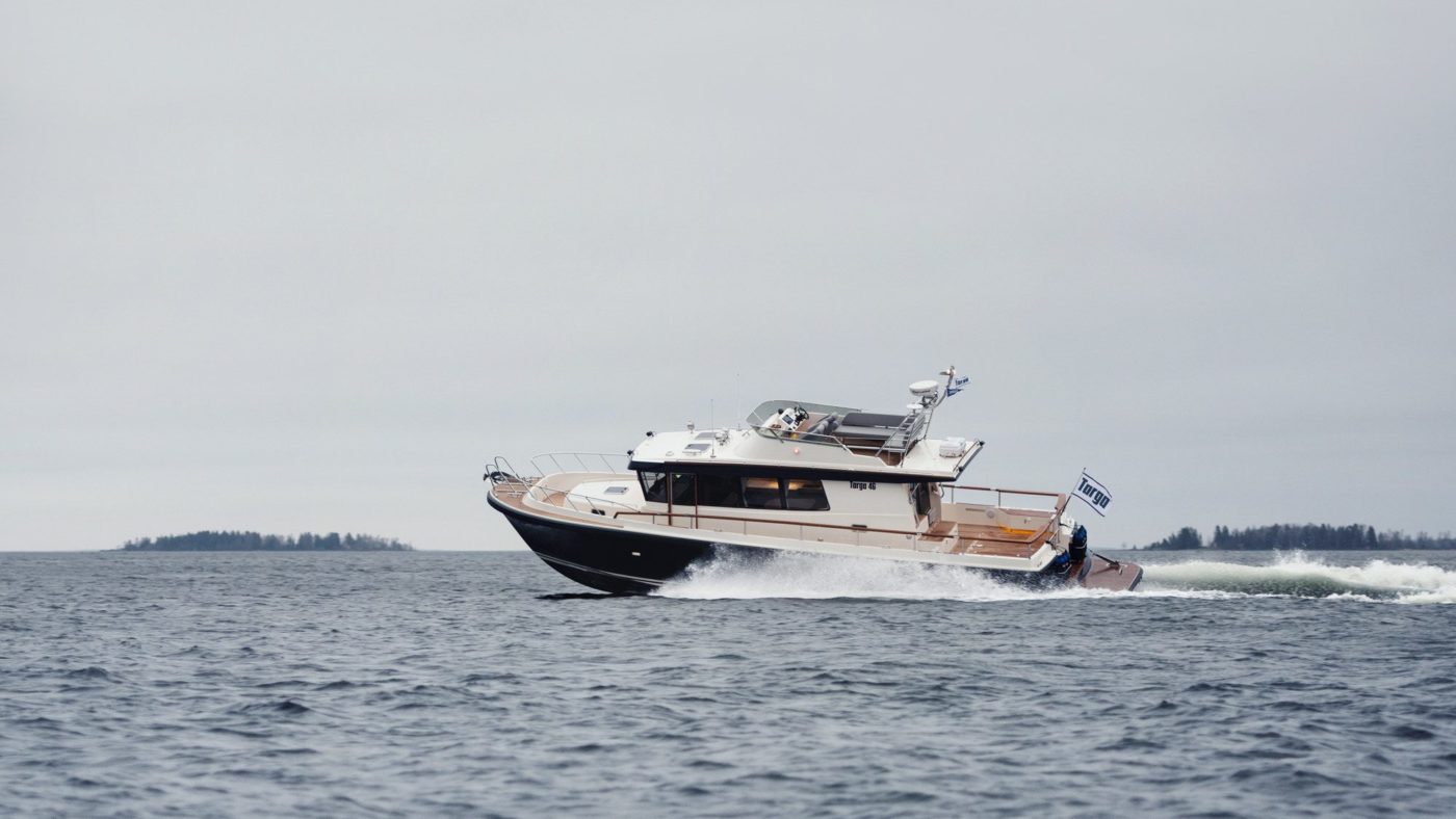 Targa 46 Cruising with Ease